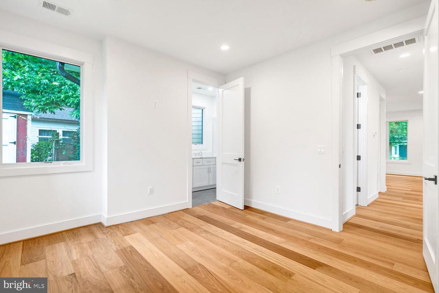 13711 Joyce Road photo 16