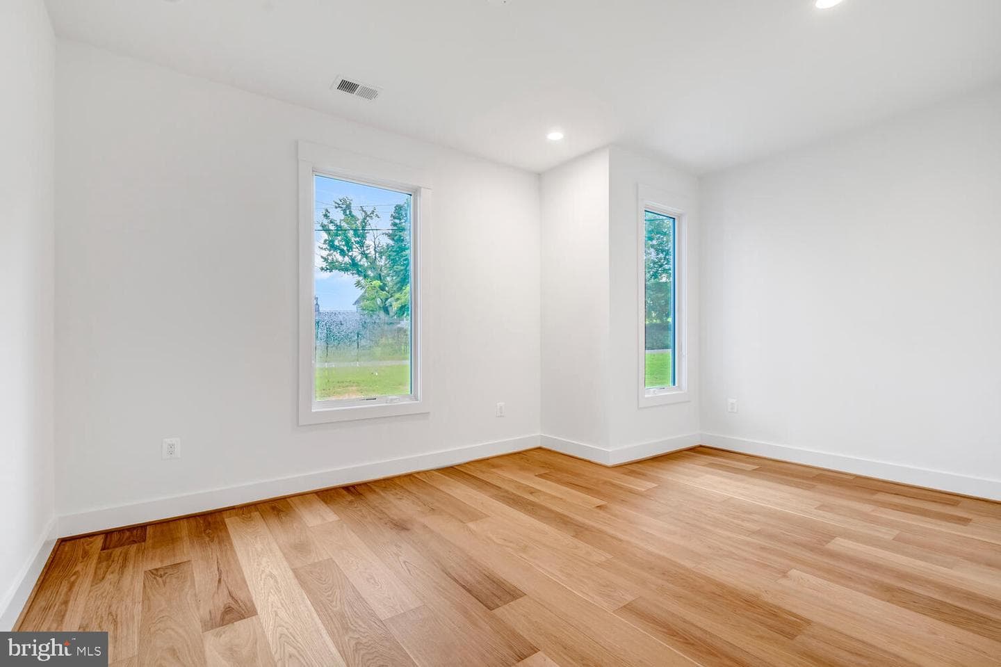 13711 Joyce Road photo 27