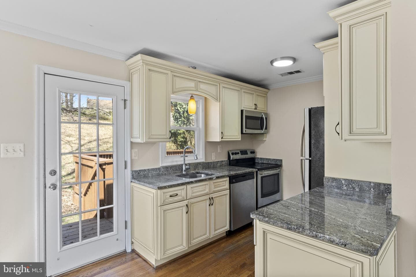 13312 Maple Leaf Lane photo 9