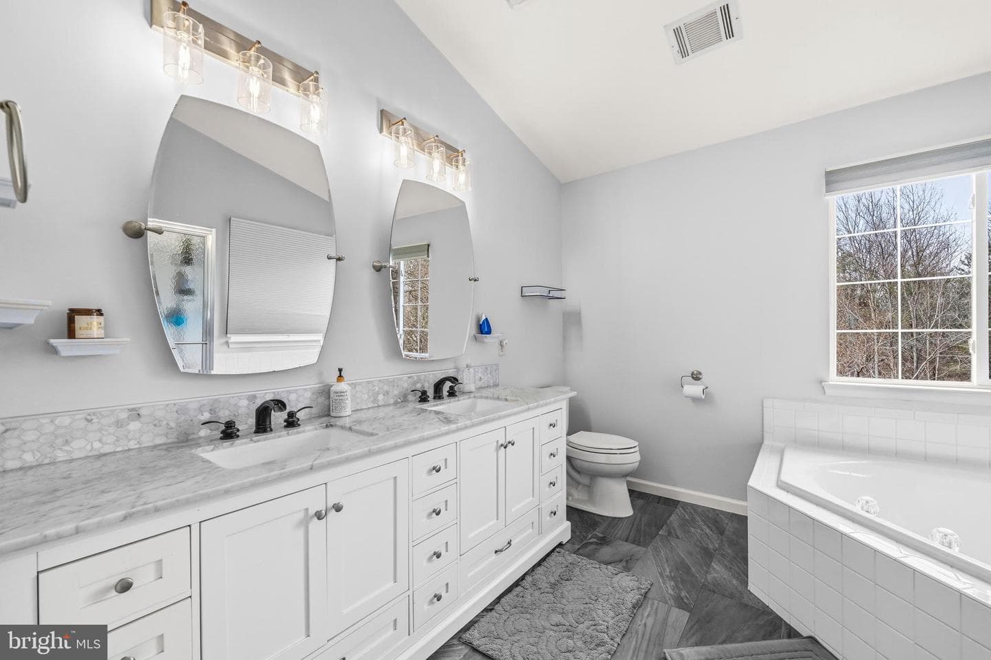 2932 Nicely Court photo 6