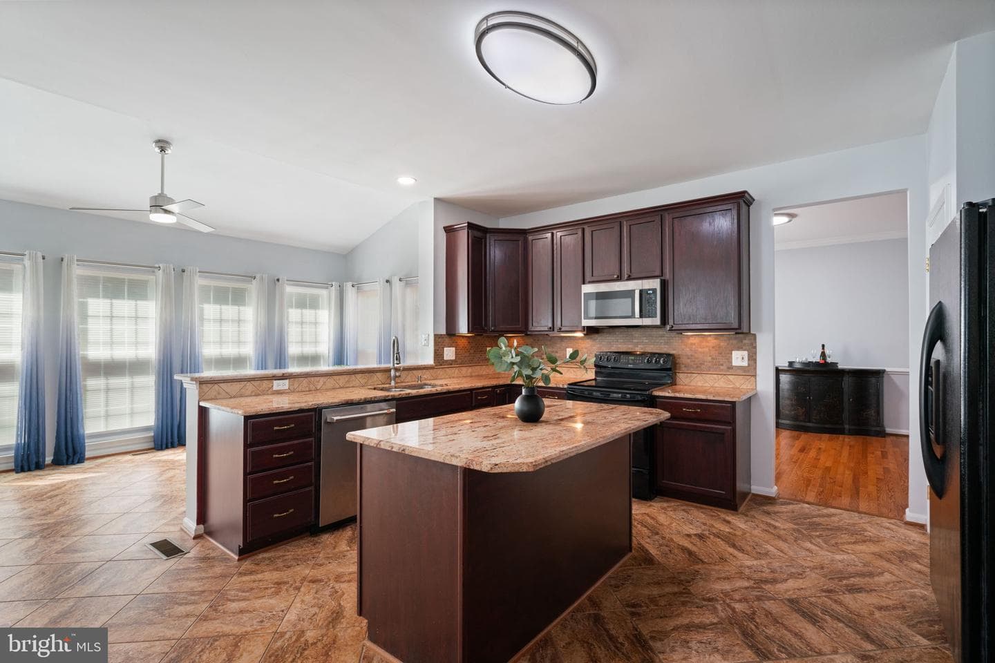 6472 Colonial Village Loop photo 12