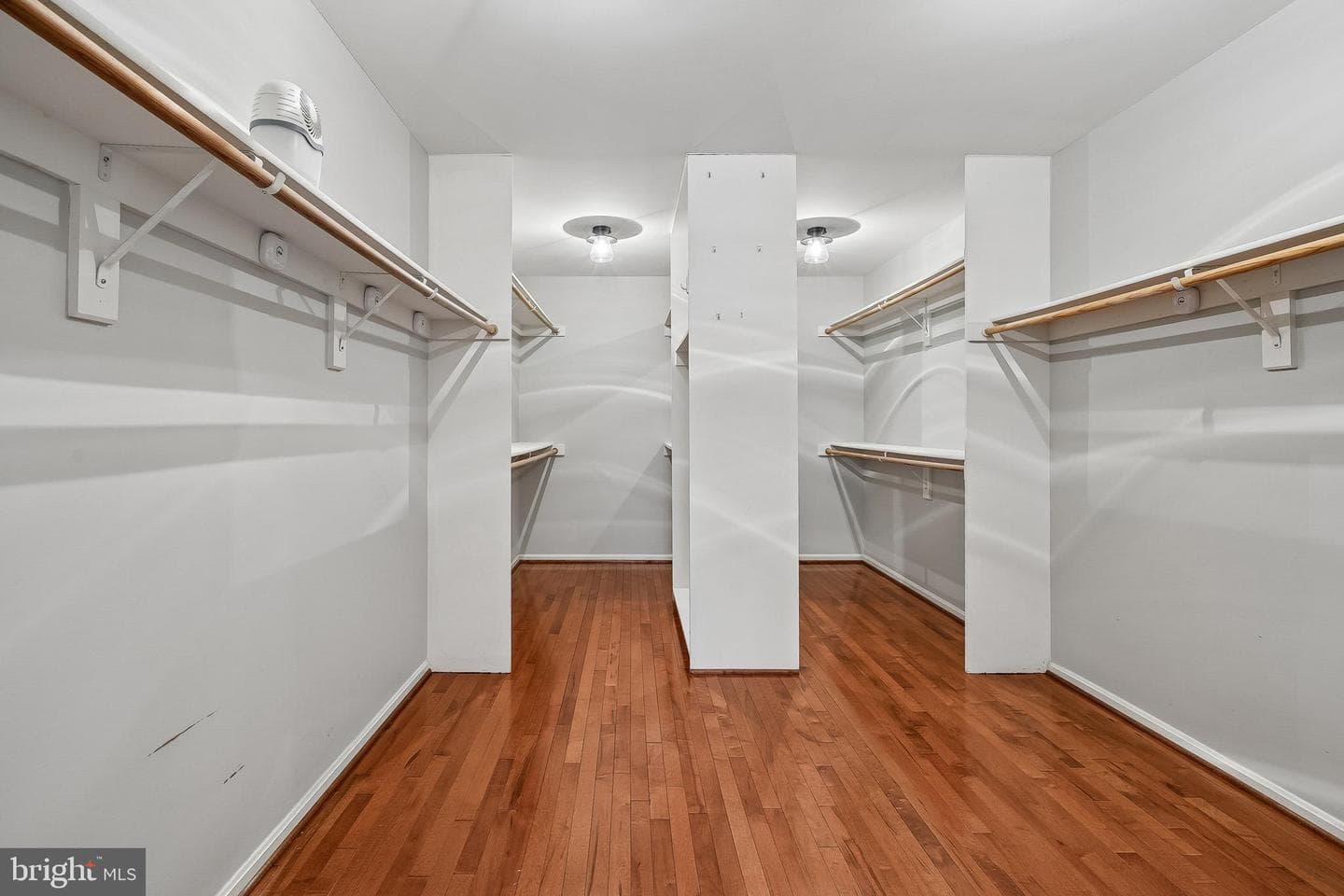 13754 Fleet St photo 24