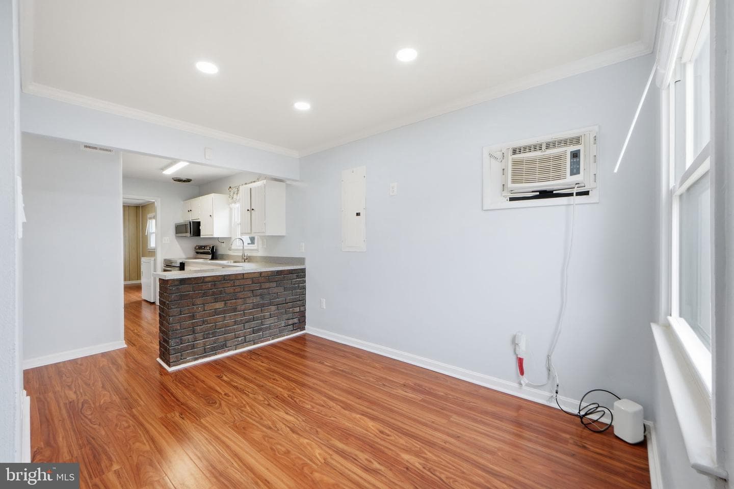 9313 Byron Street photo 13
