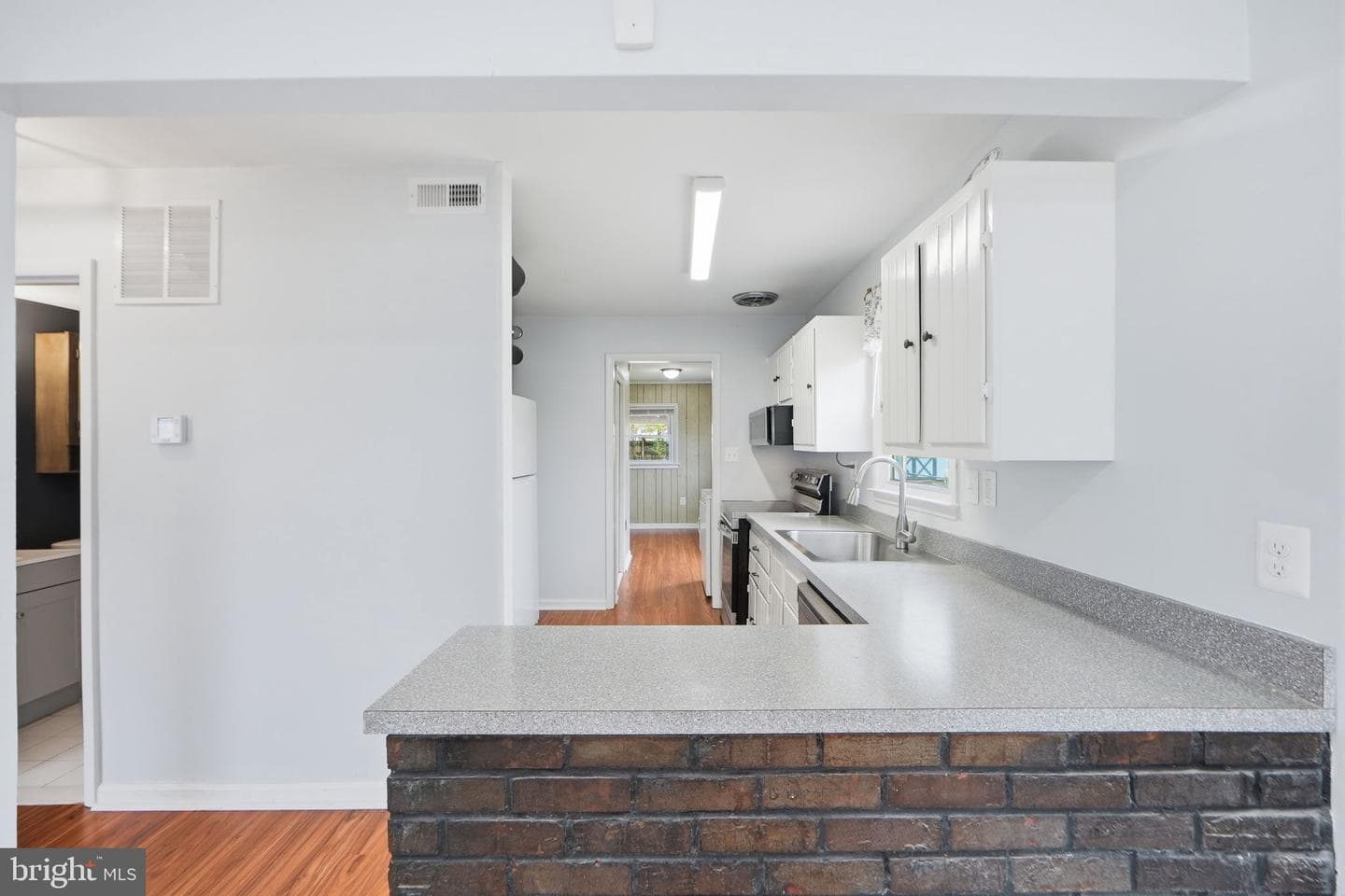 9313 Byron Street photo 14