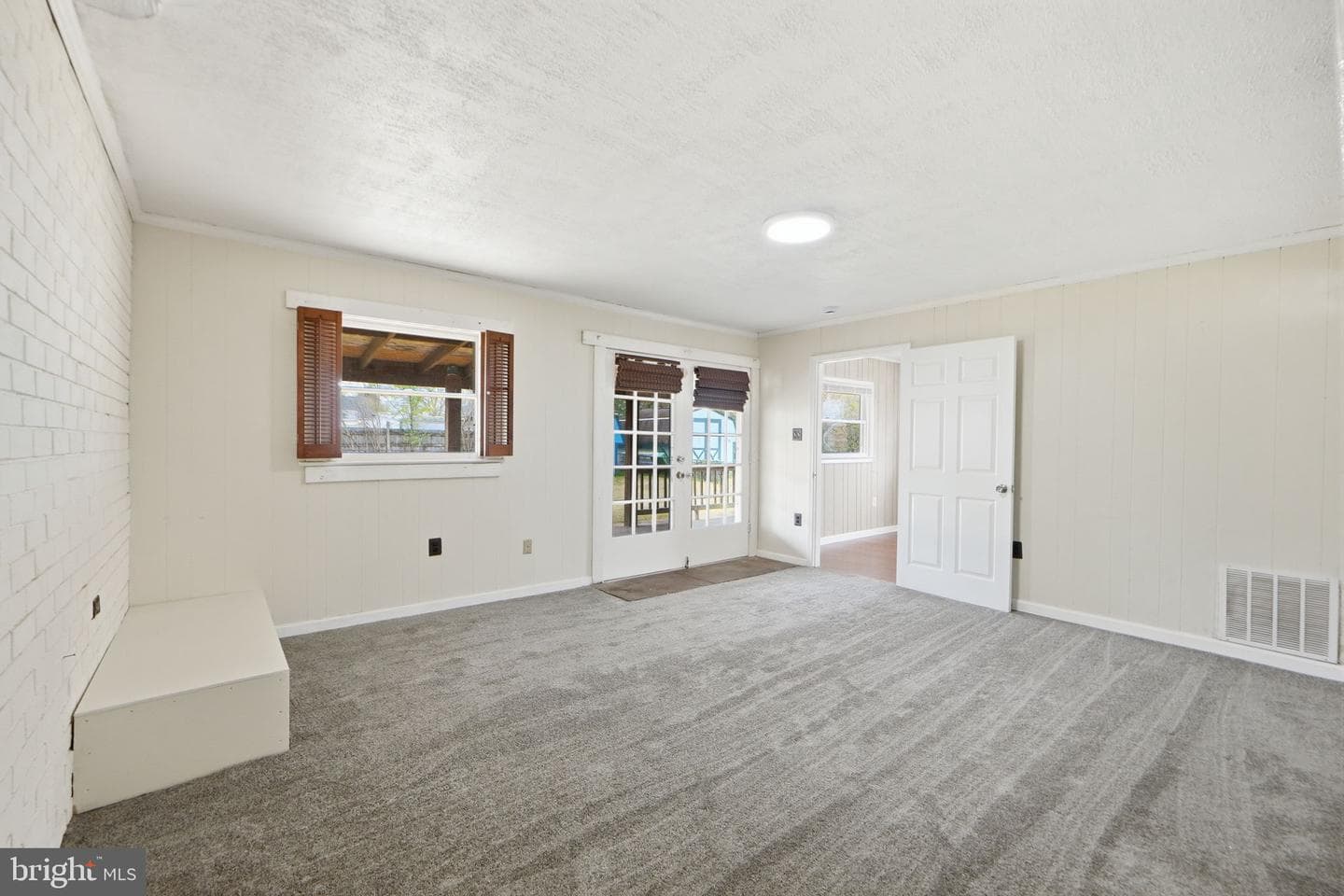 9313 Byron Street photo 20