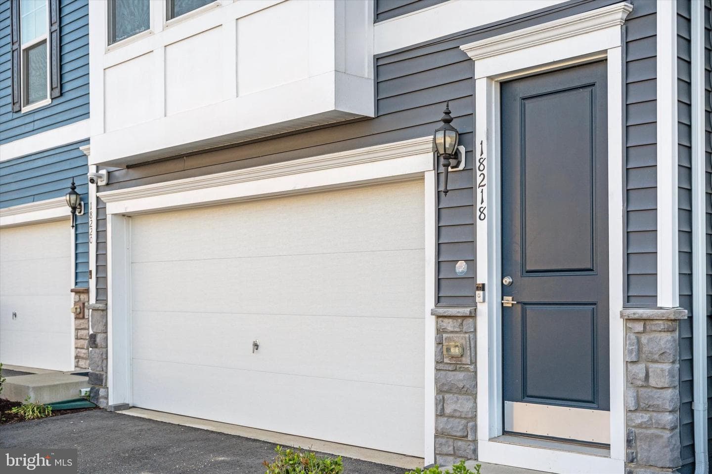 18218 Summit Pointe Drive photo 2