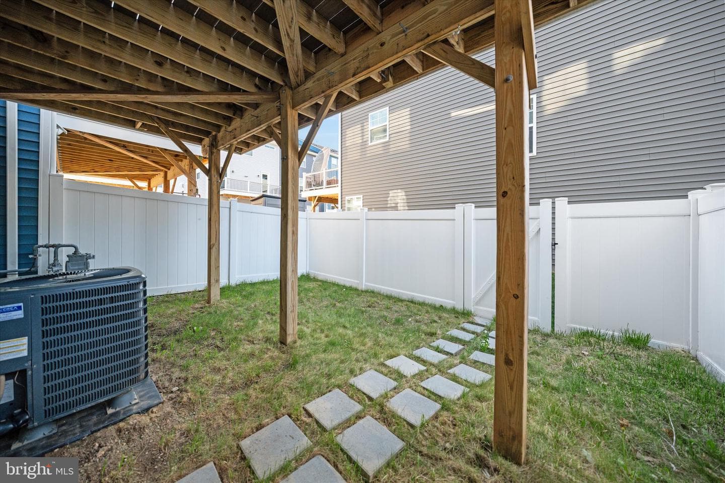 18218 Summit Pointe Drive photo 34