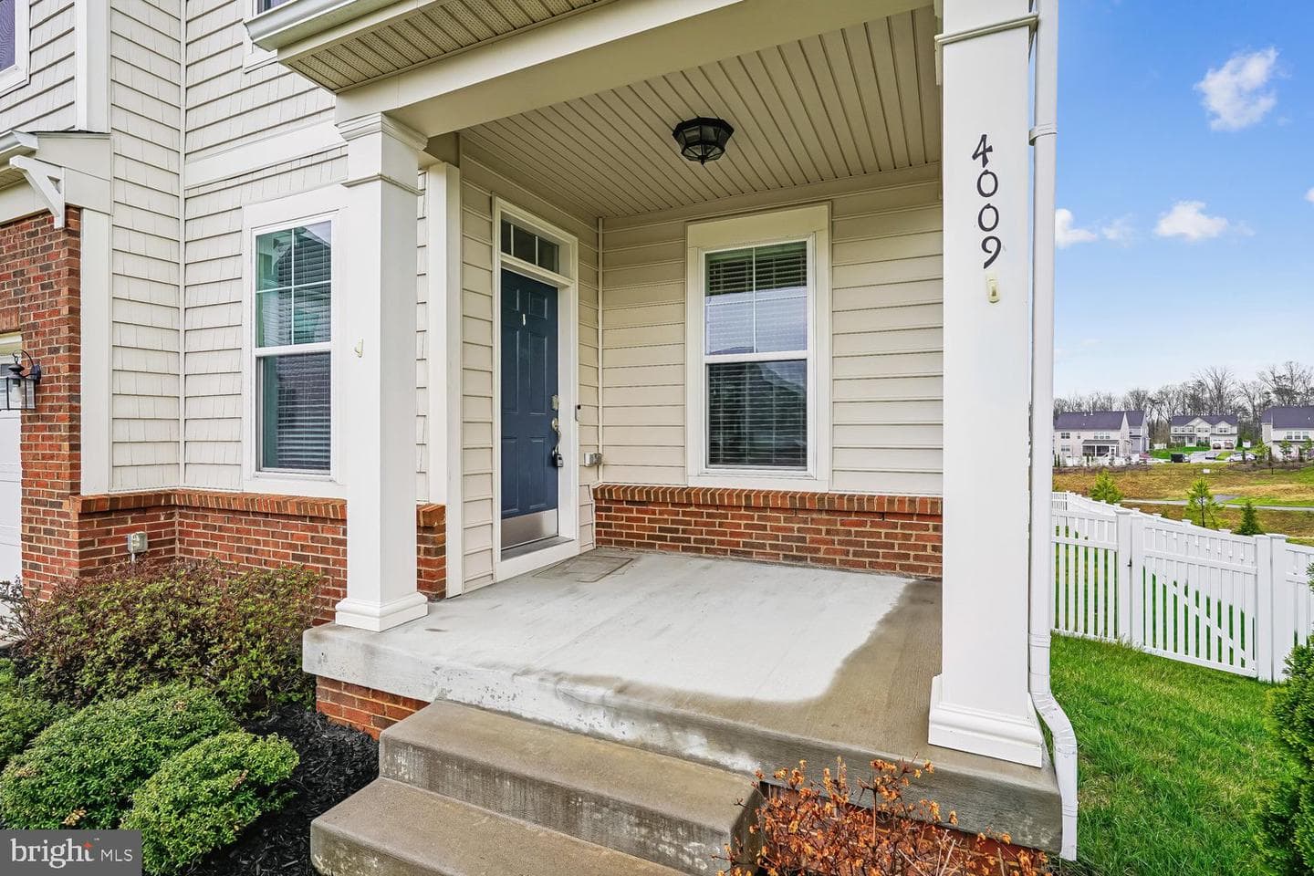 4009 Granary View Court photo 2