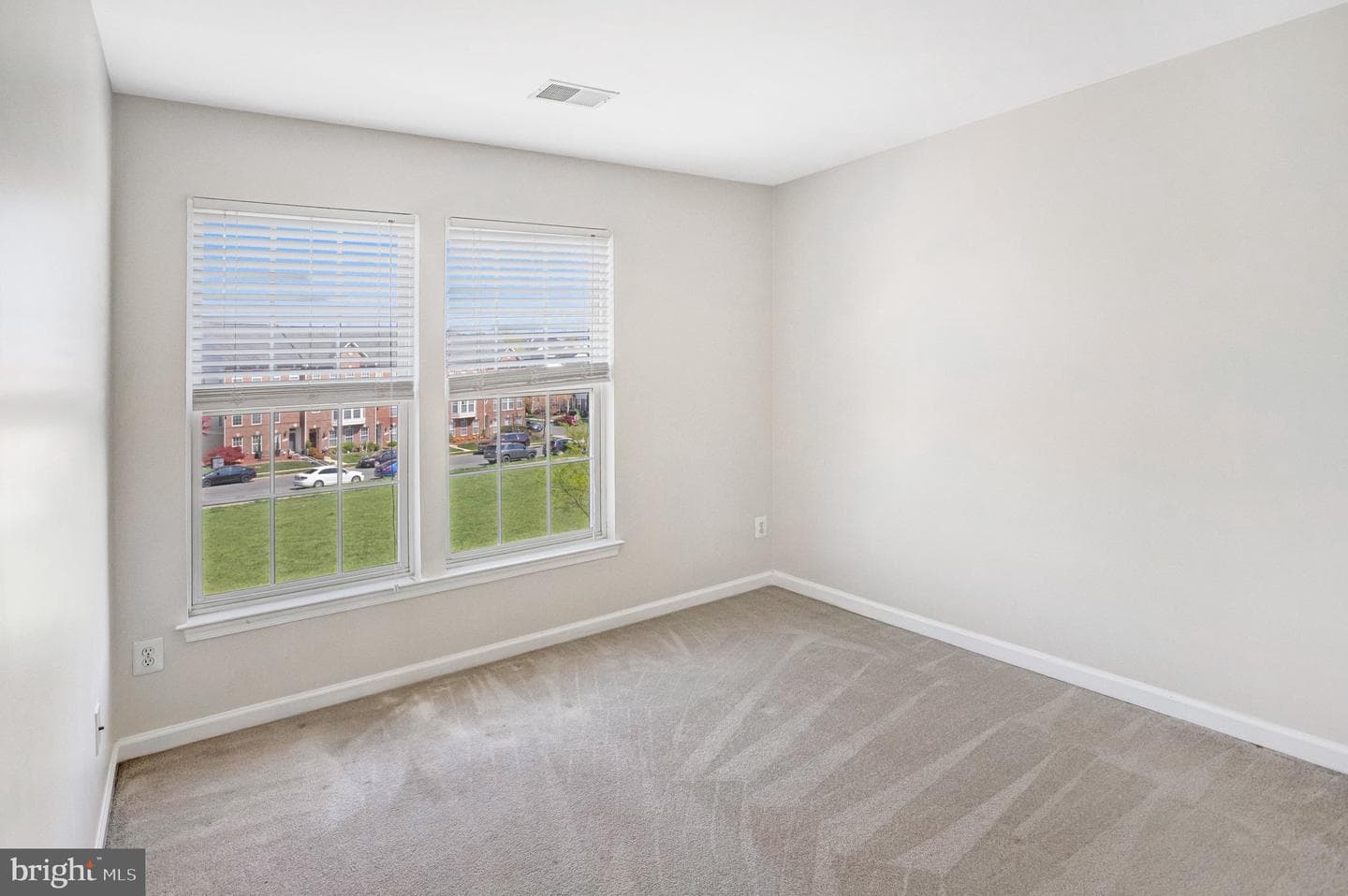 16616 Barge Circle photo 35