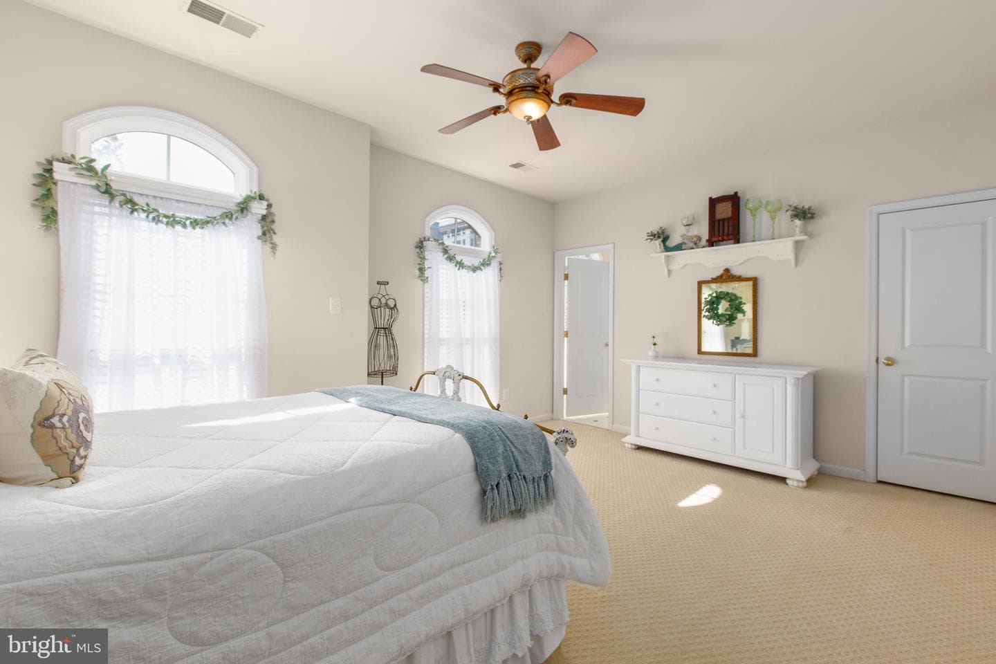 13754 Tides Street photo 35