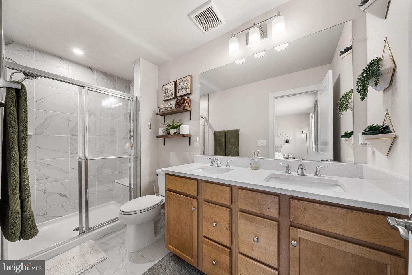 10539 Waterbury Woods Way photo 17