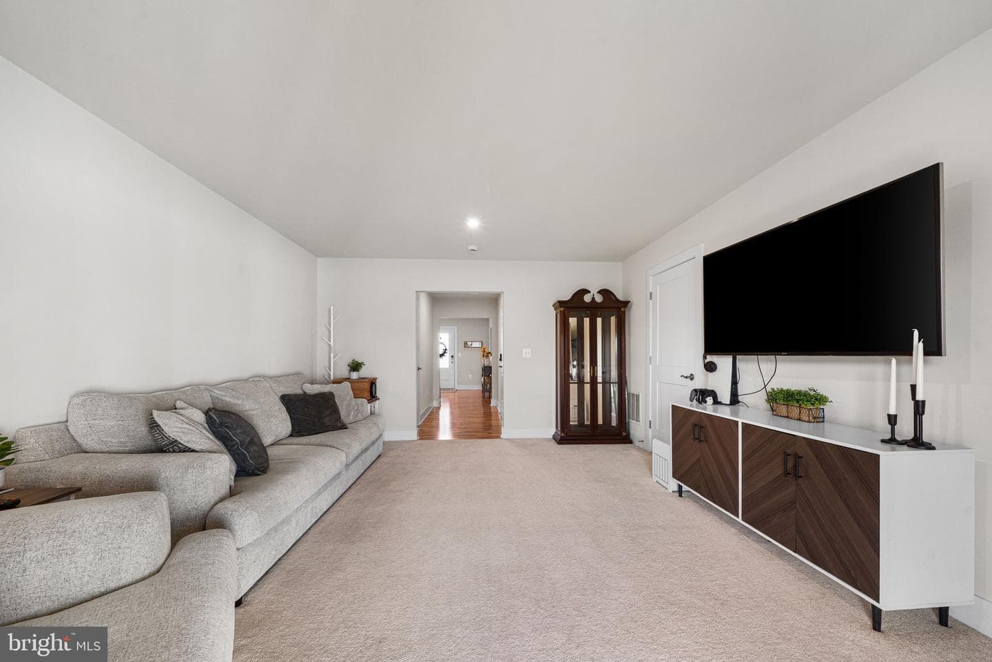 10539 Waterbury Woods Way photo 4