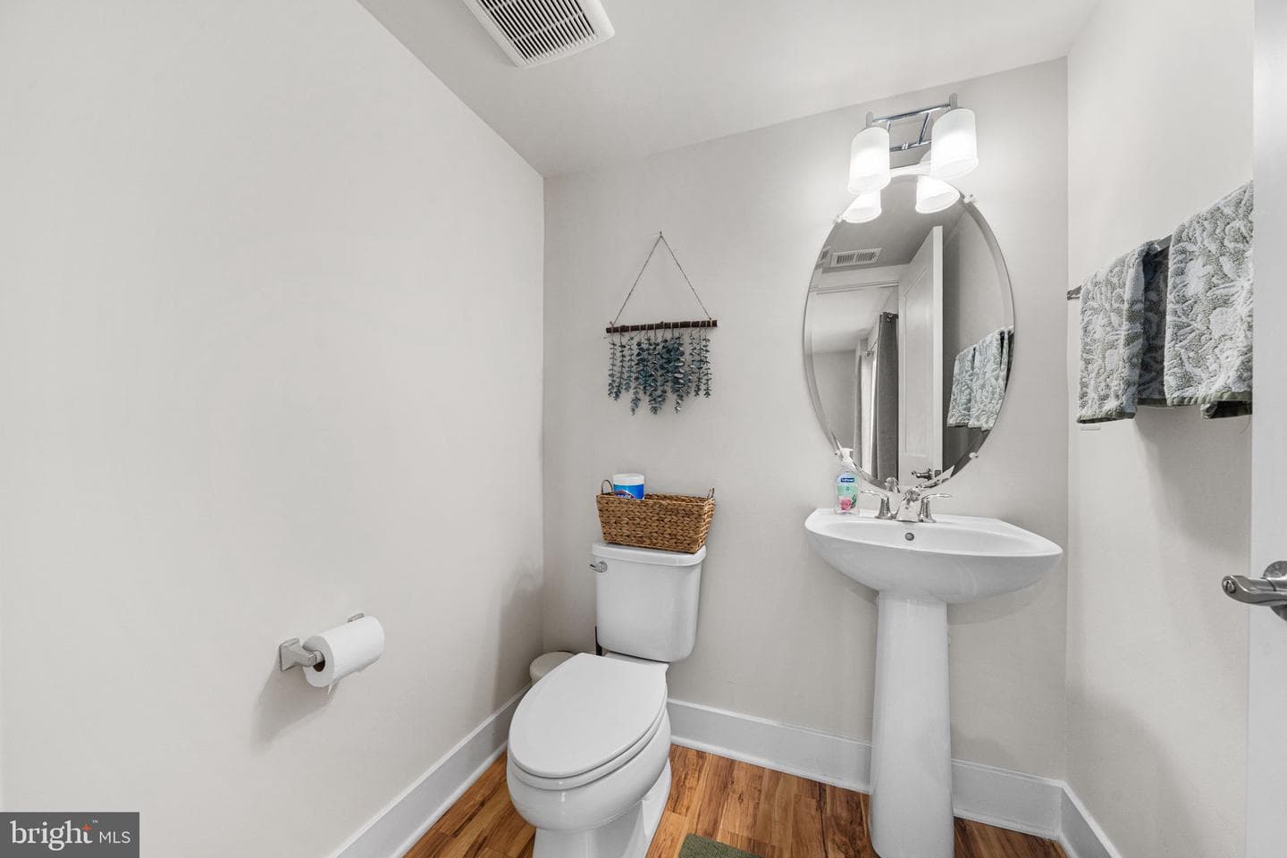 10539 Waterbury Woods Way photo 5
