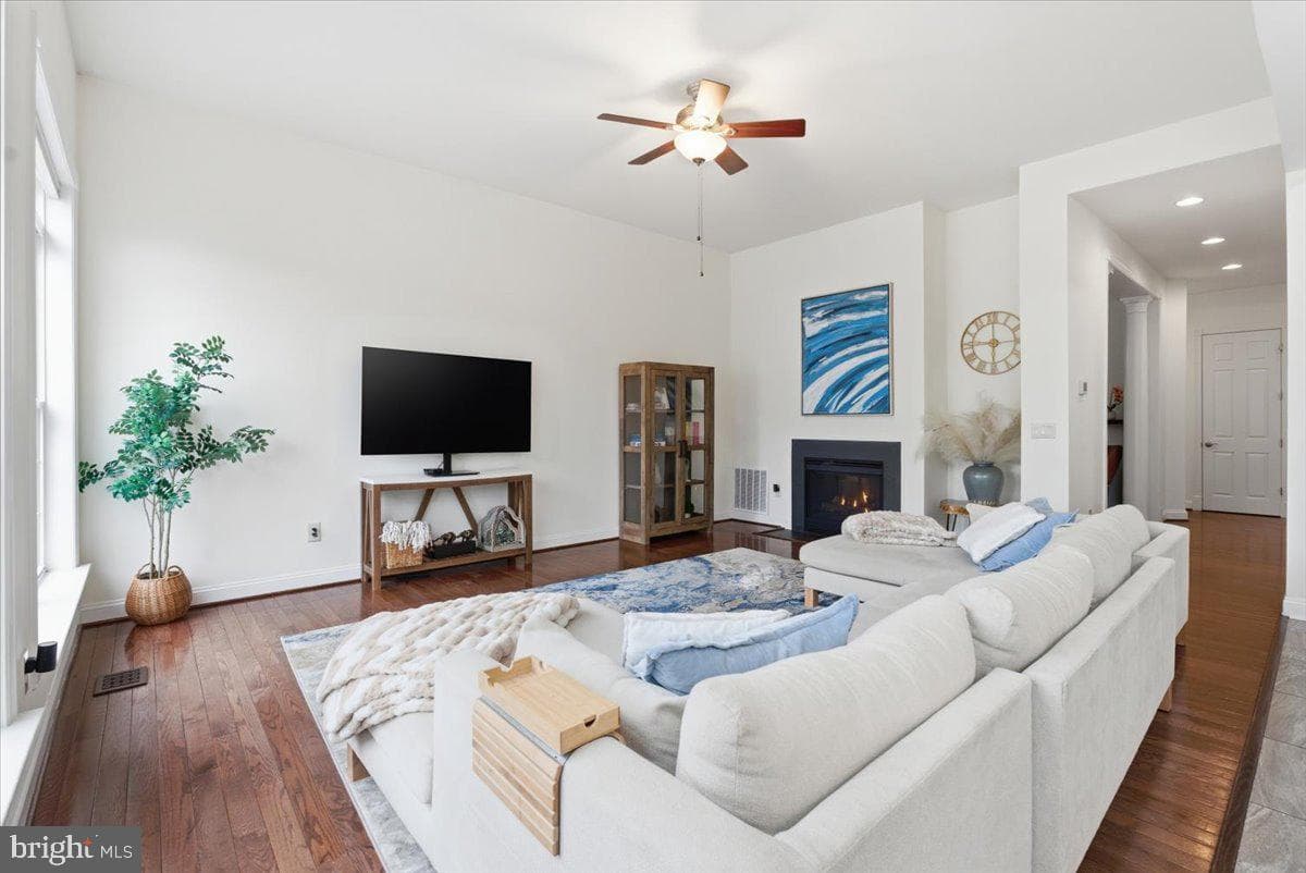 16216 Radburn Street photo 14