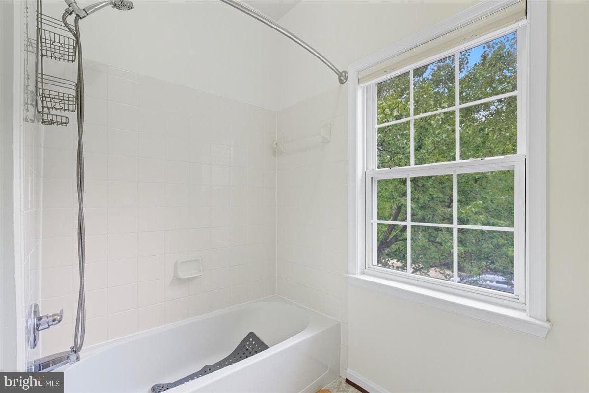 16216 Radburn Street photo 33