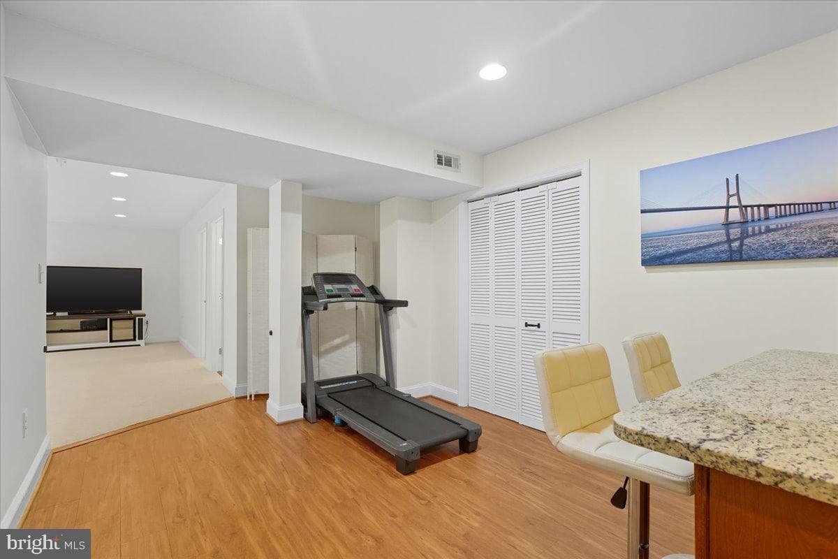 16216 Radburn Street photo 42