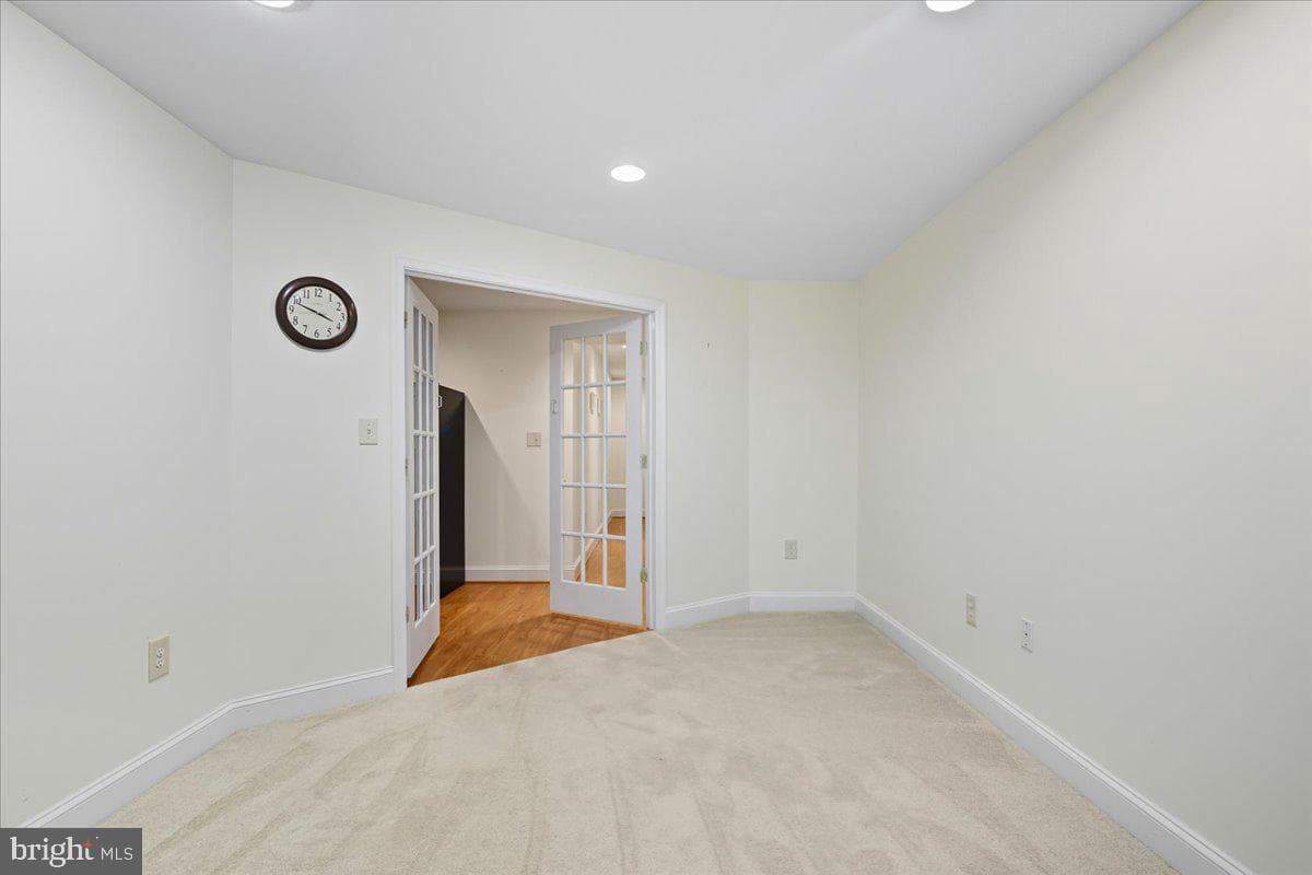 16216 Radburn Street photo 47