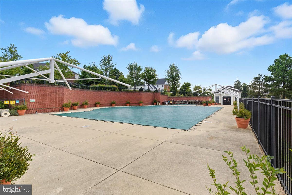 16216 Radburn Street photo 61