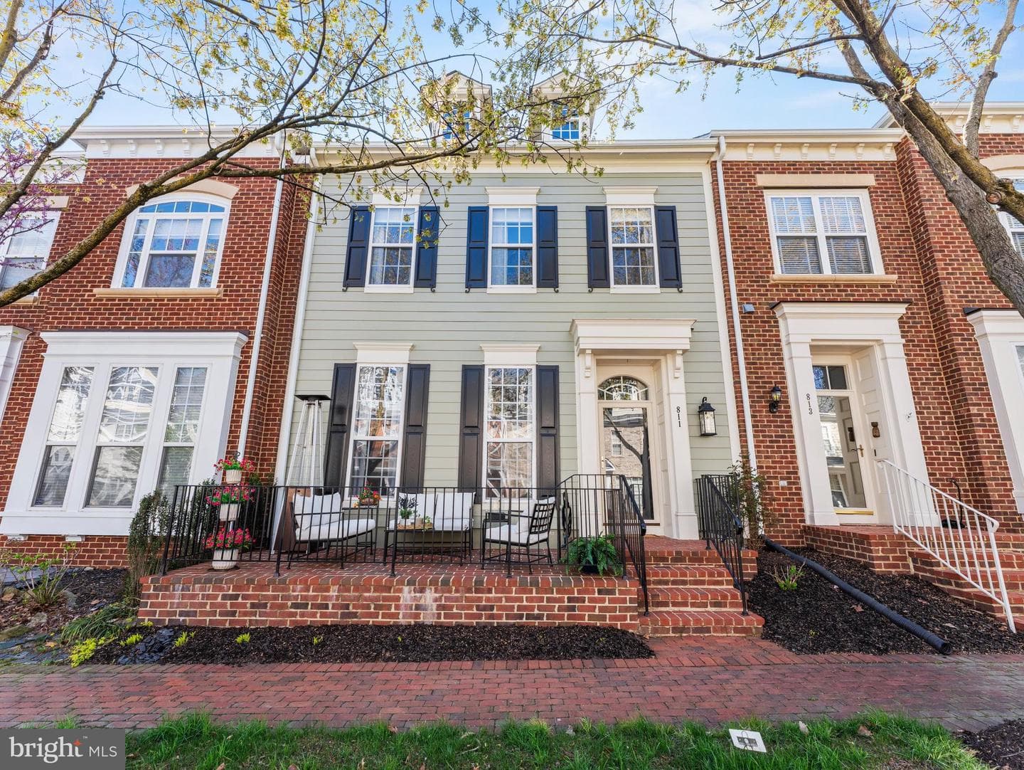 811 Monument Avenue photo 8