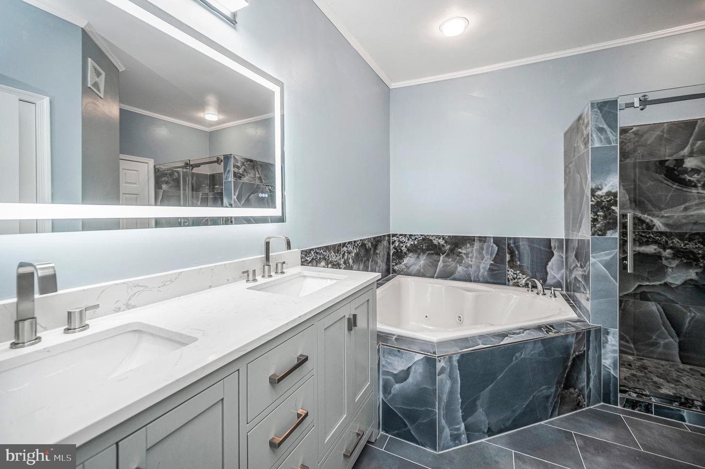 15057 Leicestershire Street photo 20