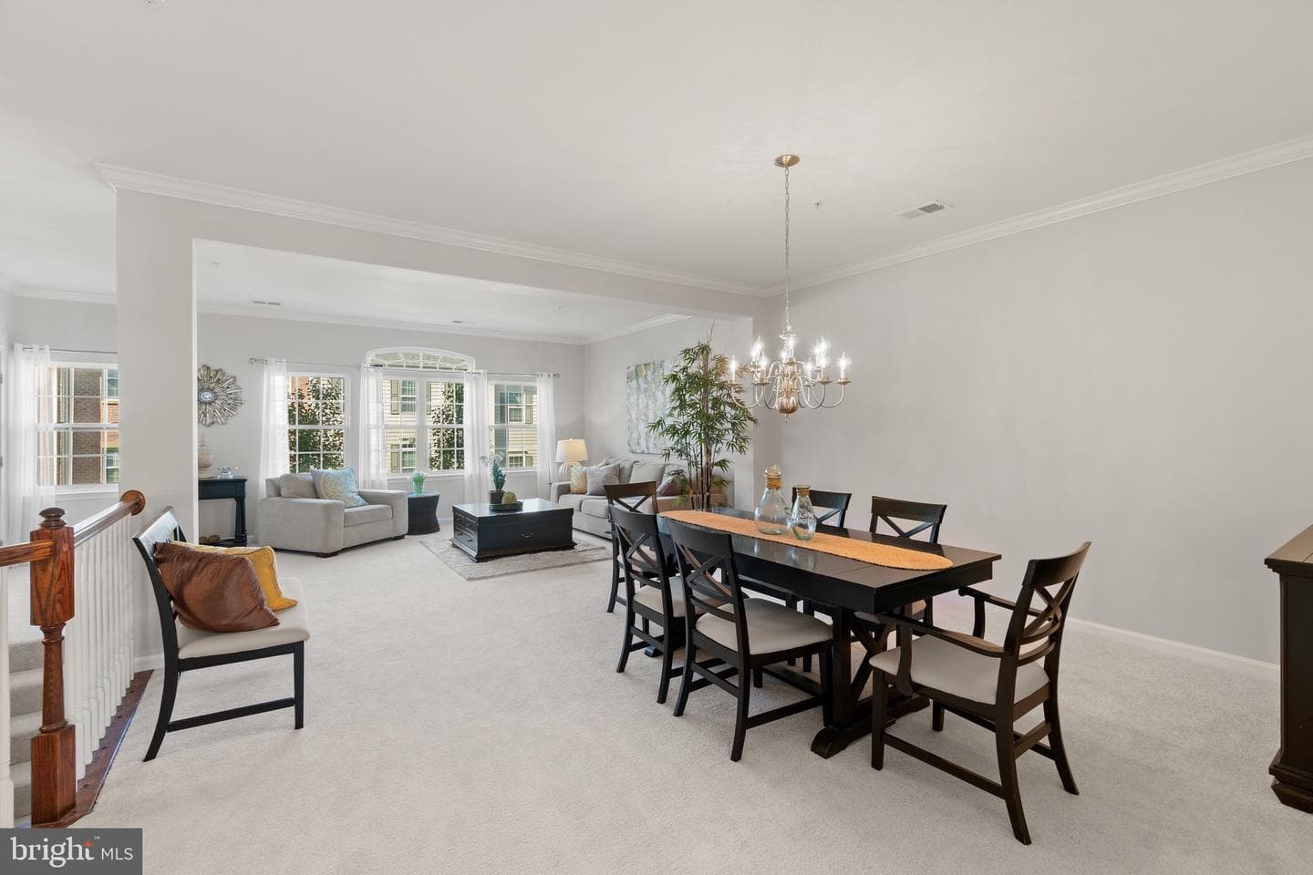 2511 Eastbourne Drive photo 5