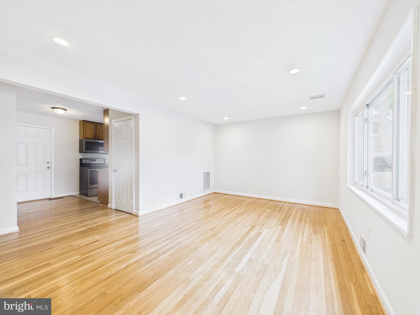 13202 Valley Drive photo 3
