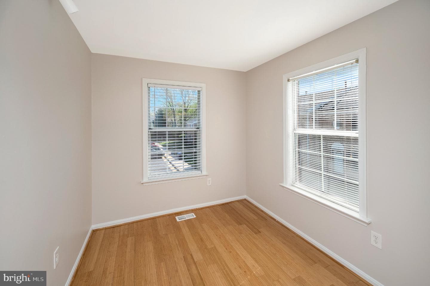 4755 S Park Court S photo 33
