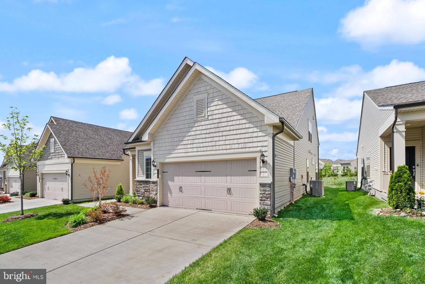 6248 Zinnia Lane photo 3