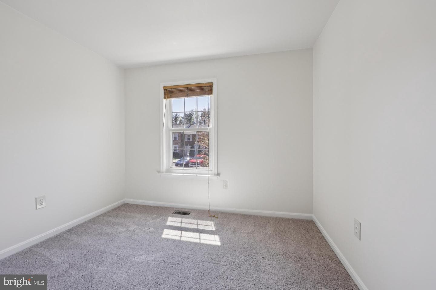 2874 Bowes Lane photo 24