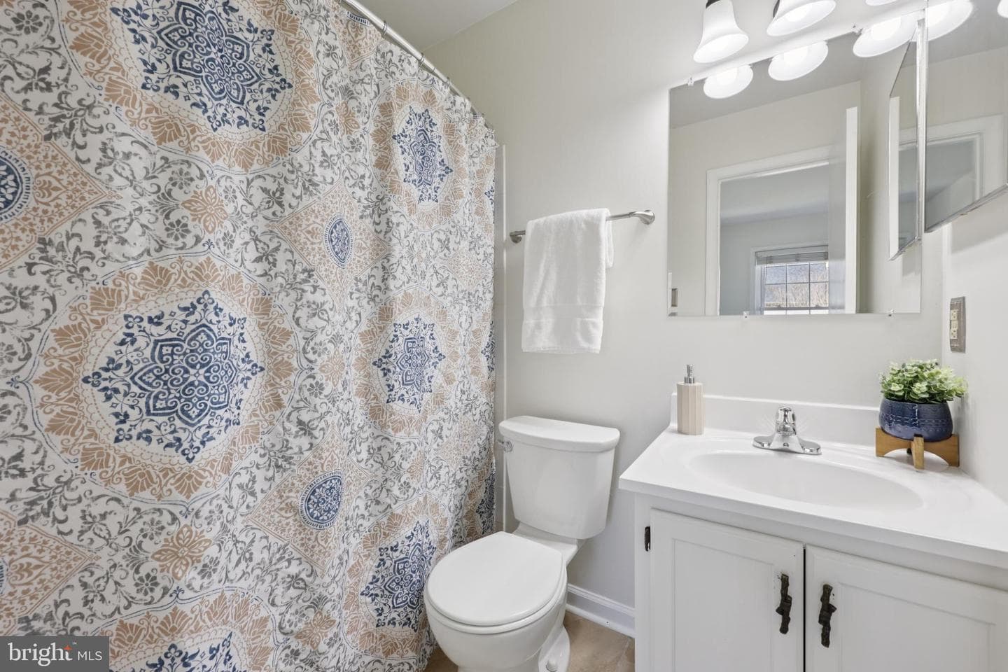 2874 Bowes Lane photo 32