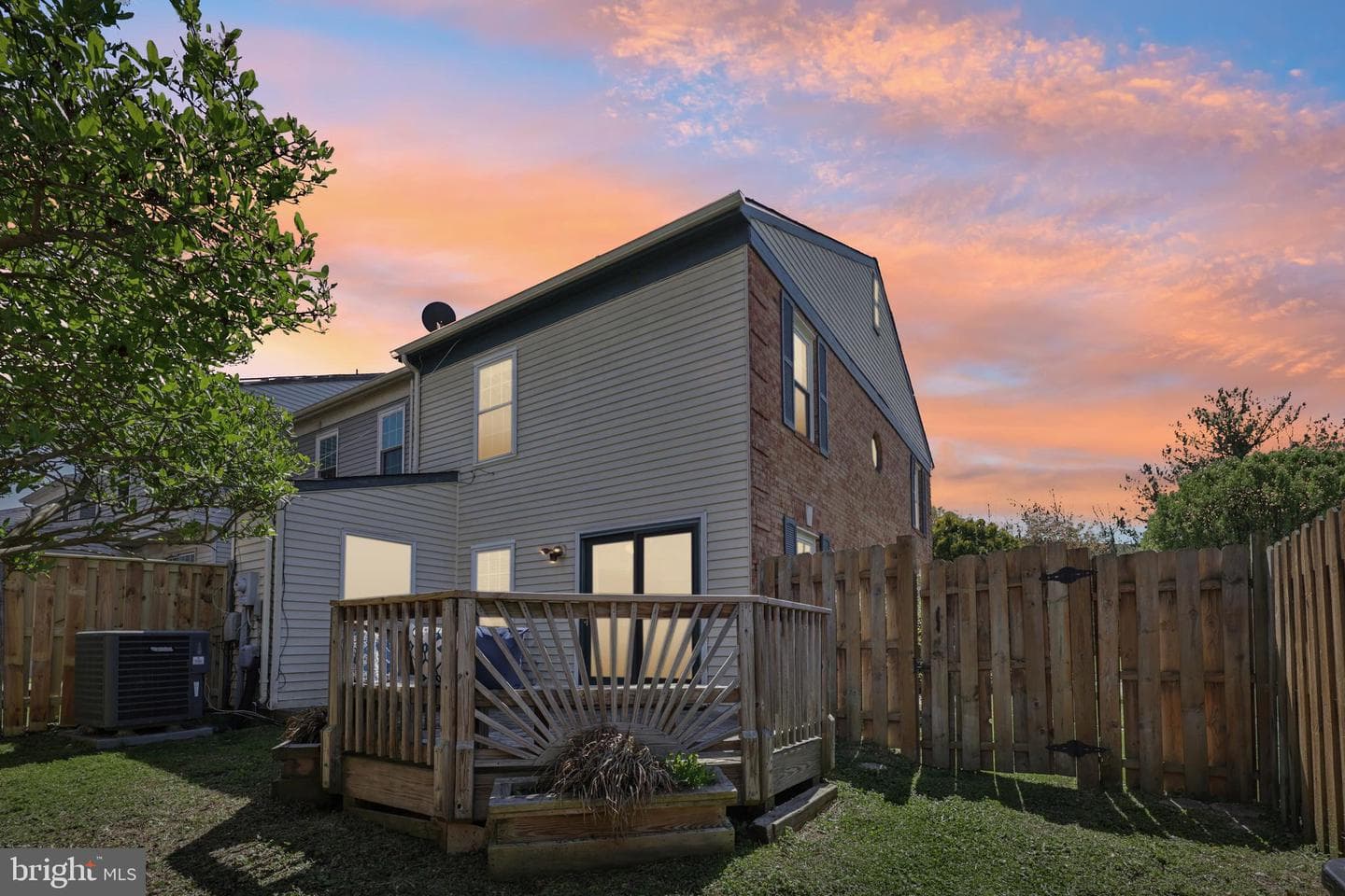 2874 Bowes Lane photo 38