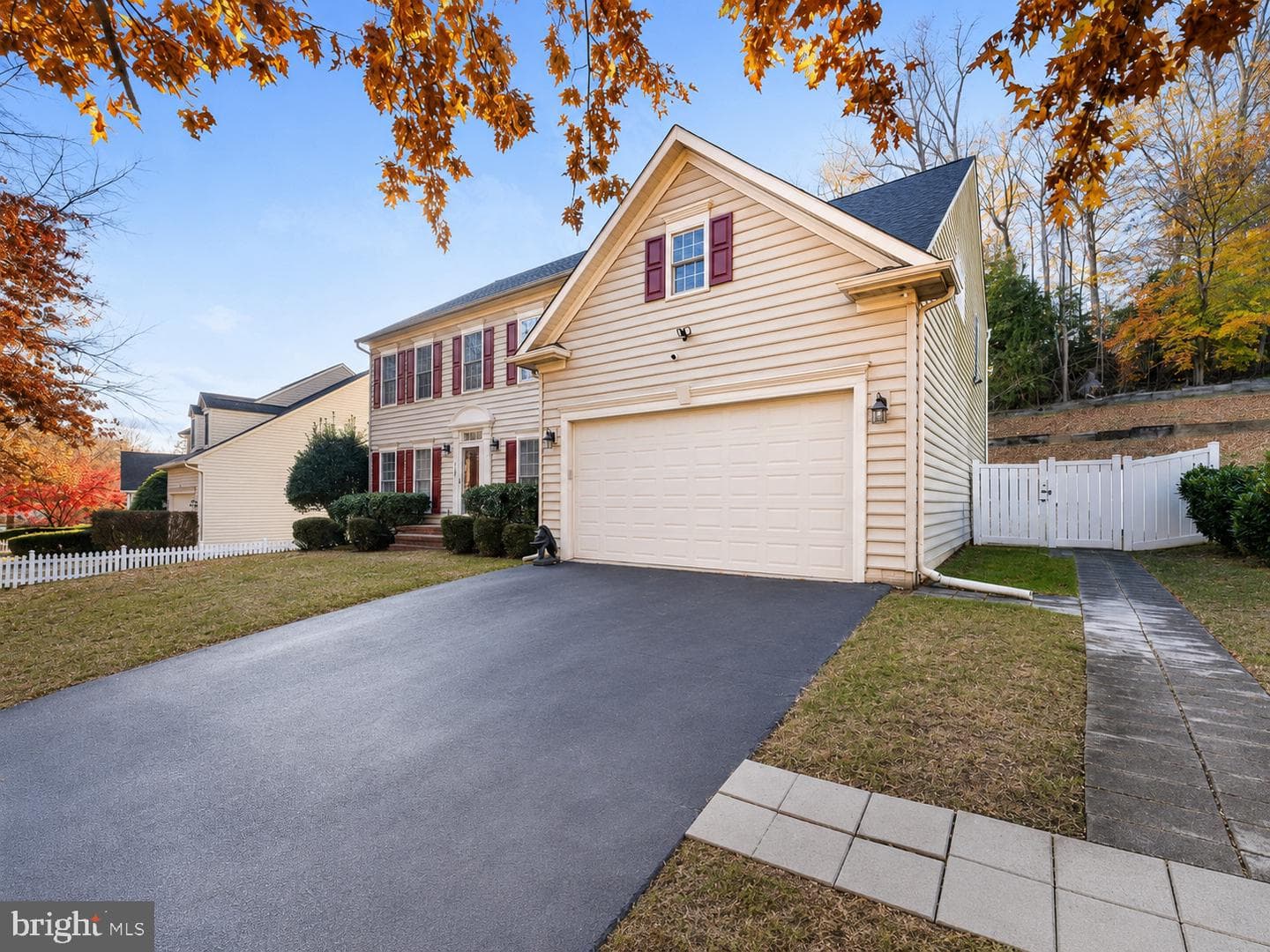 16492 Hayes Lane photo 4