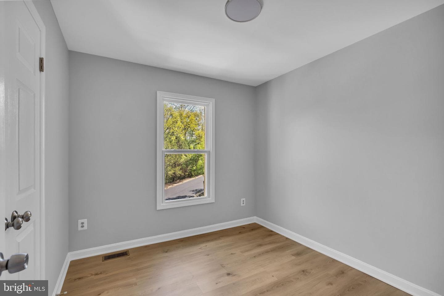 1700 Wigglesworth Way photo 19