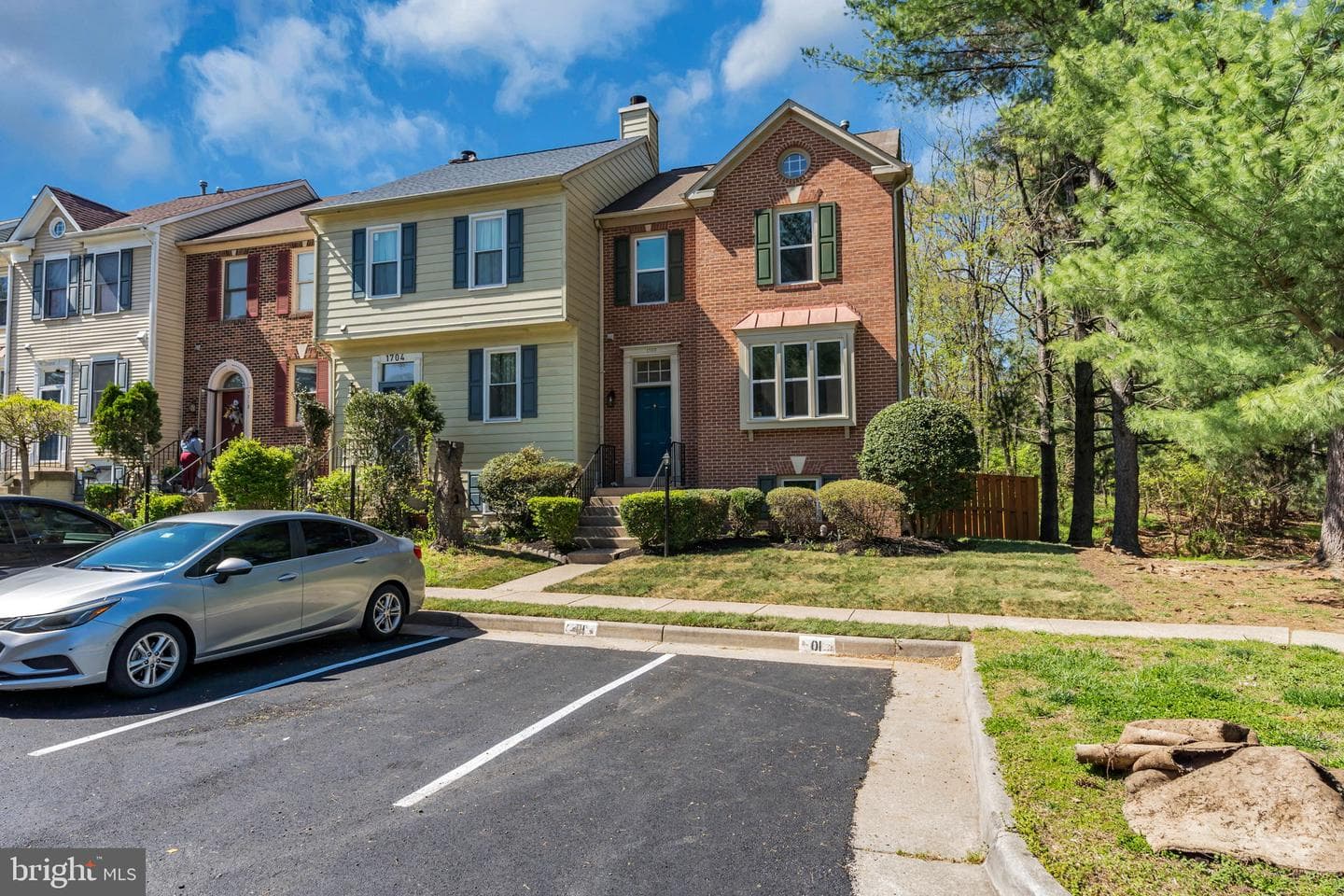 1700 Wigglesworth Way photo 2
