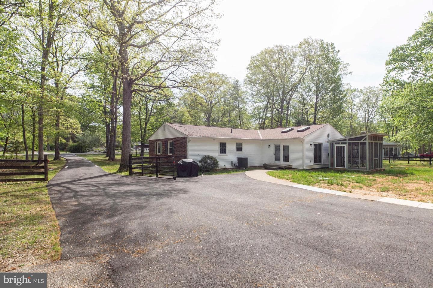 13660 Van Doren Road photo 8