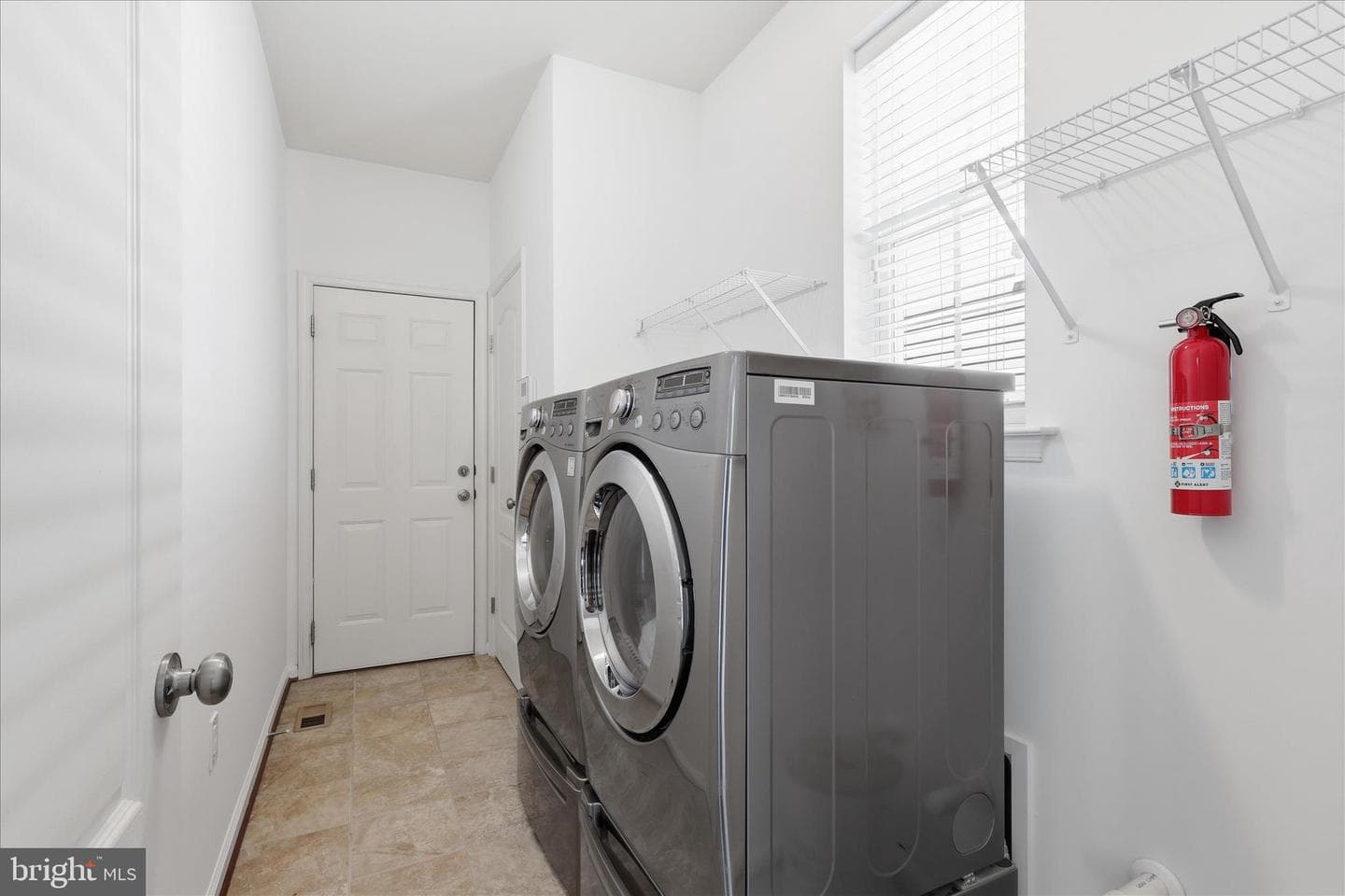 16603 Space More Circle photo 19