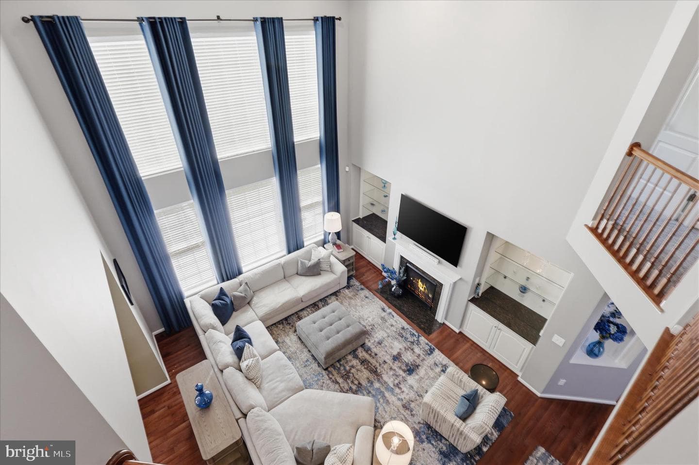16603 Space More Circle photo 30