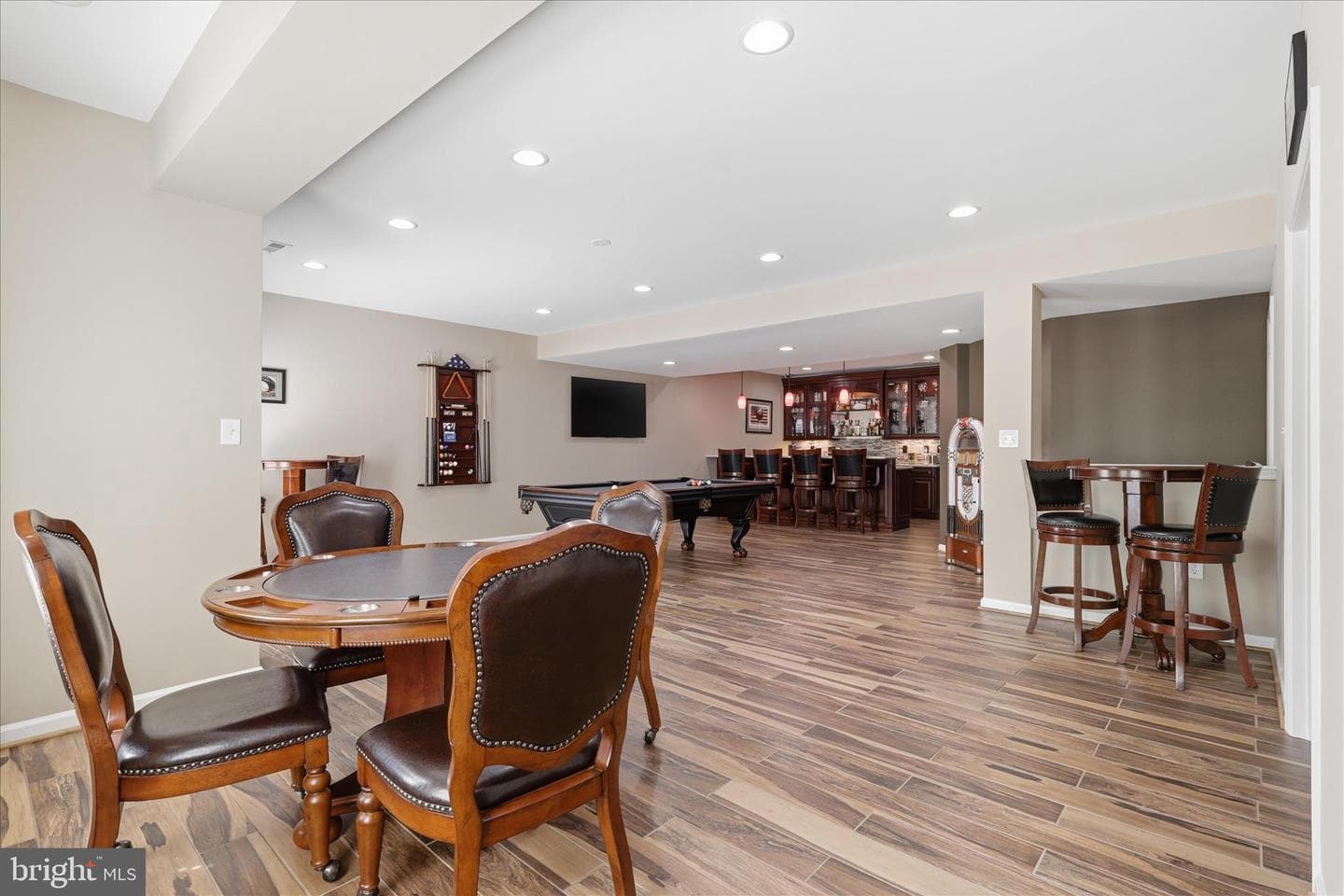 16603 Space More Circle photo 54