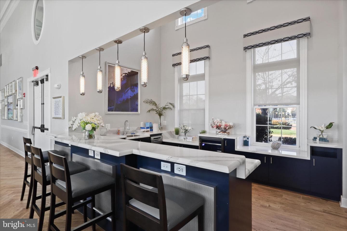 16603 Space More Circle photo 69