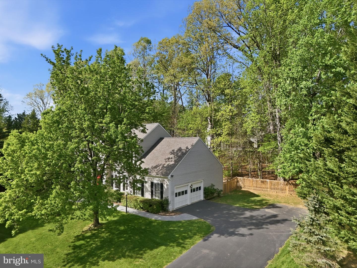 7864 Meadowgate Drive photo 2
