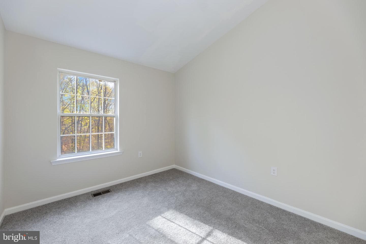 5121 Spring Branch Boulevard photo 25