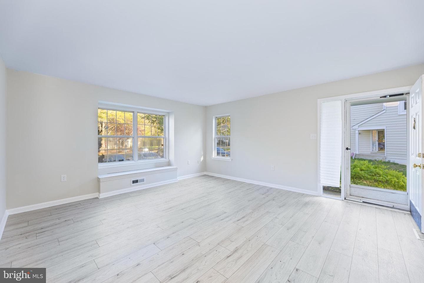 5121 Spring Branch Boulevard photo 5