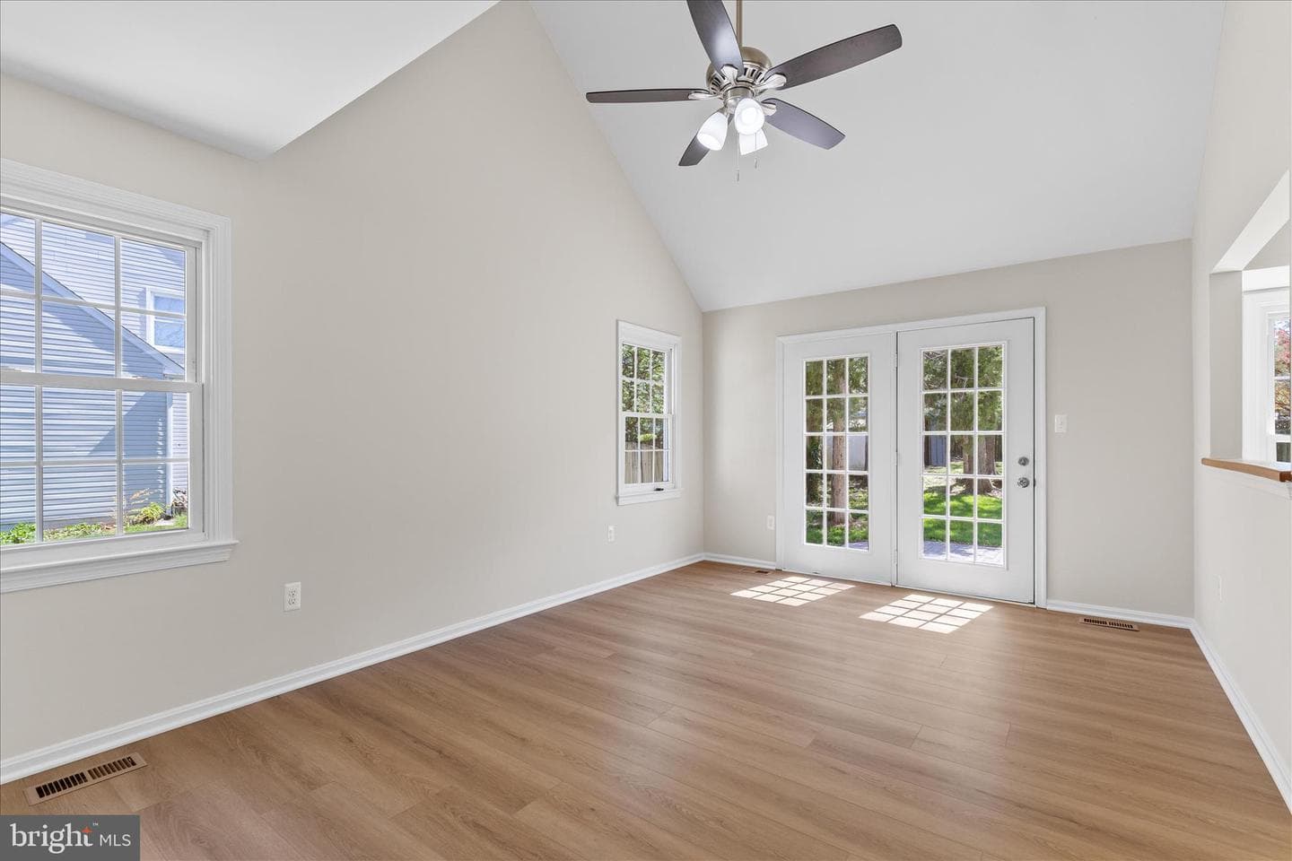 8227 Sunset Drive photo 19