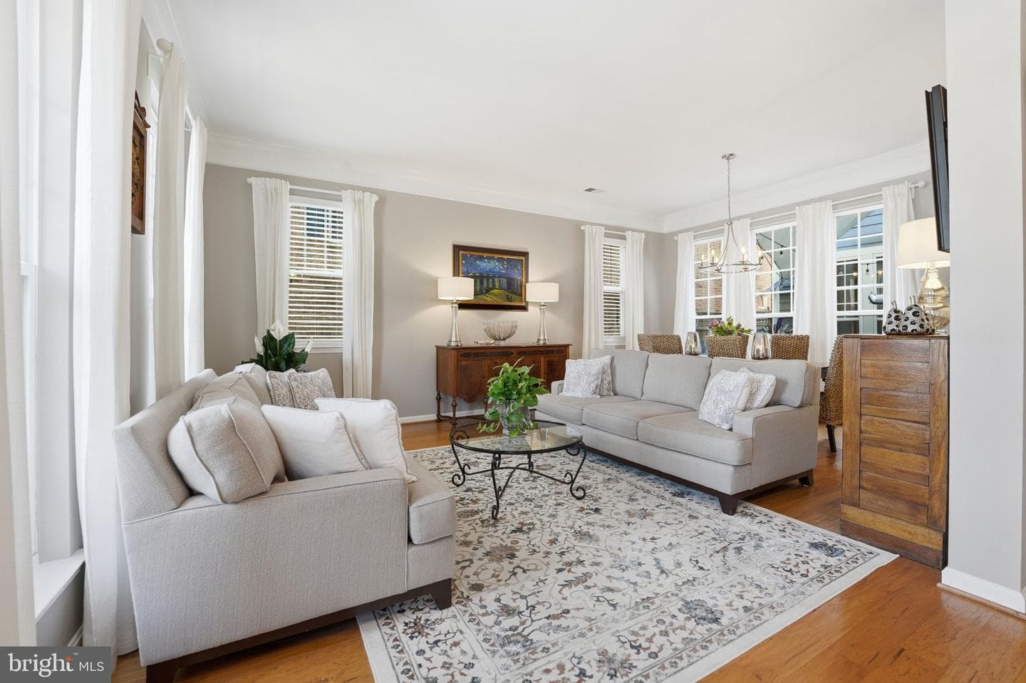 713 Belmont Bay Drive photo 4