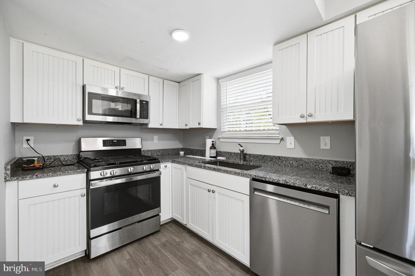 6079 Ponhill Drive photo 9