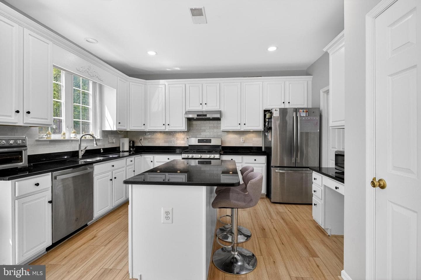 4255 Pemberley Court photo 32