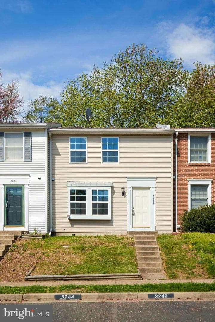 3242 Wyndale Court photo 3