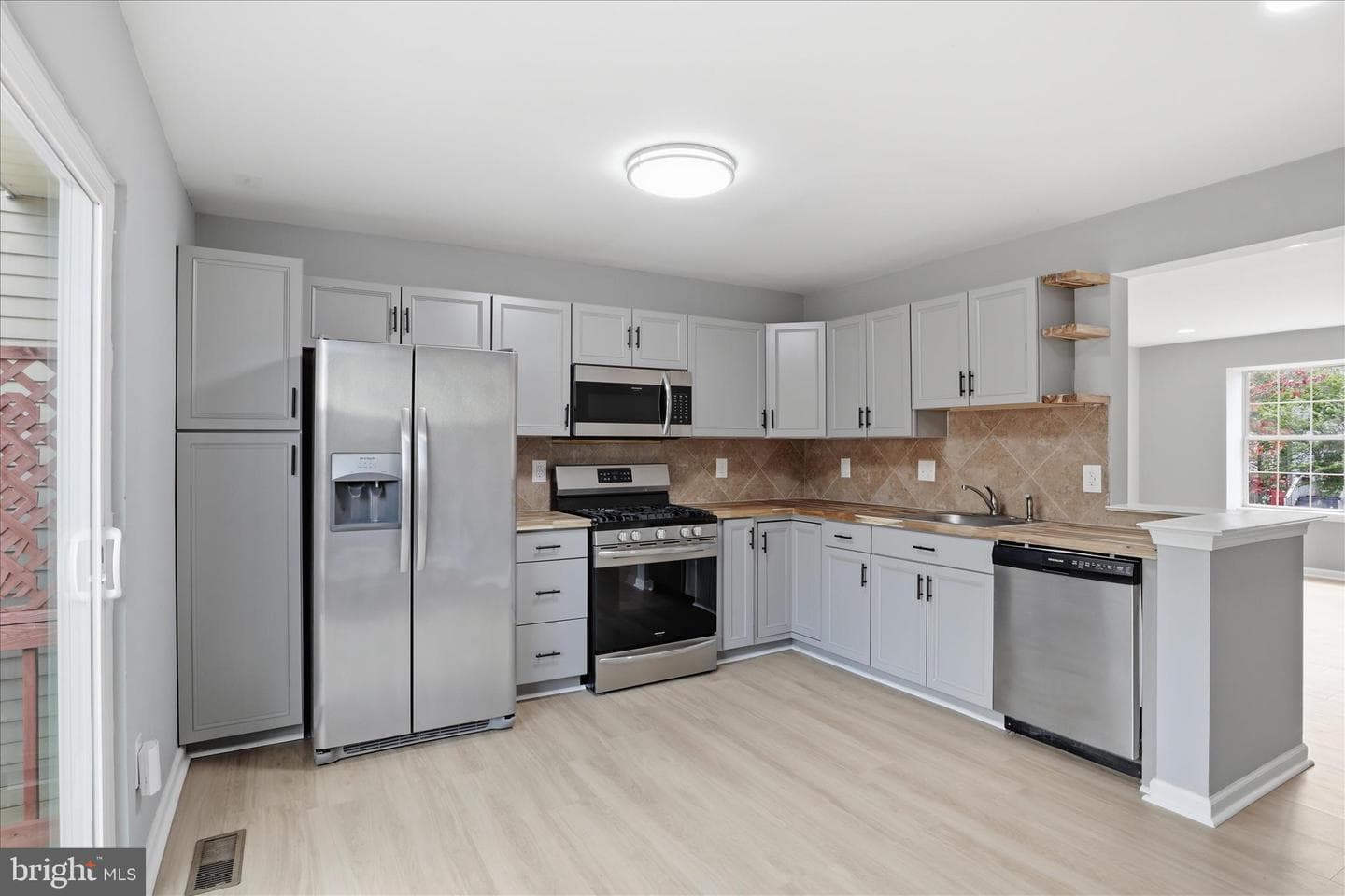 3072 Antrim Circle photo 7