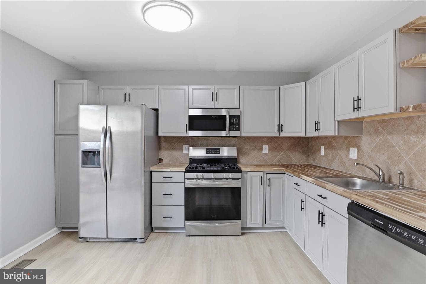 3072 Antrim Circle photo 8