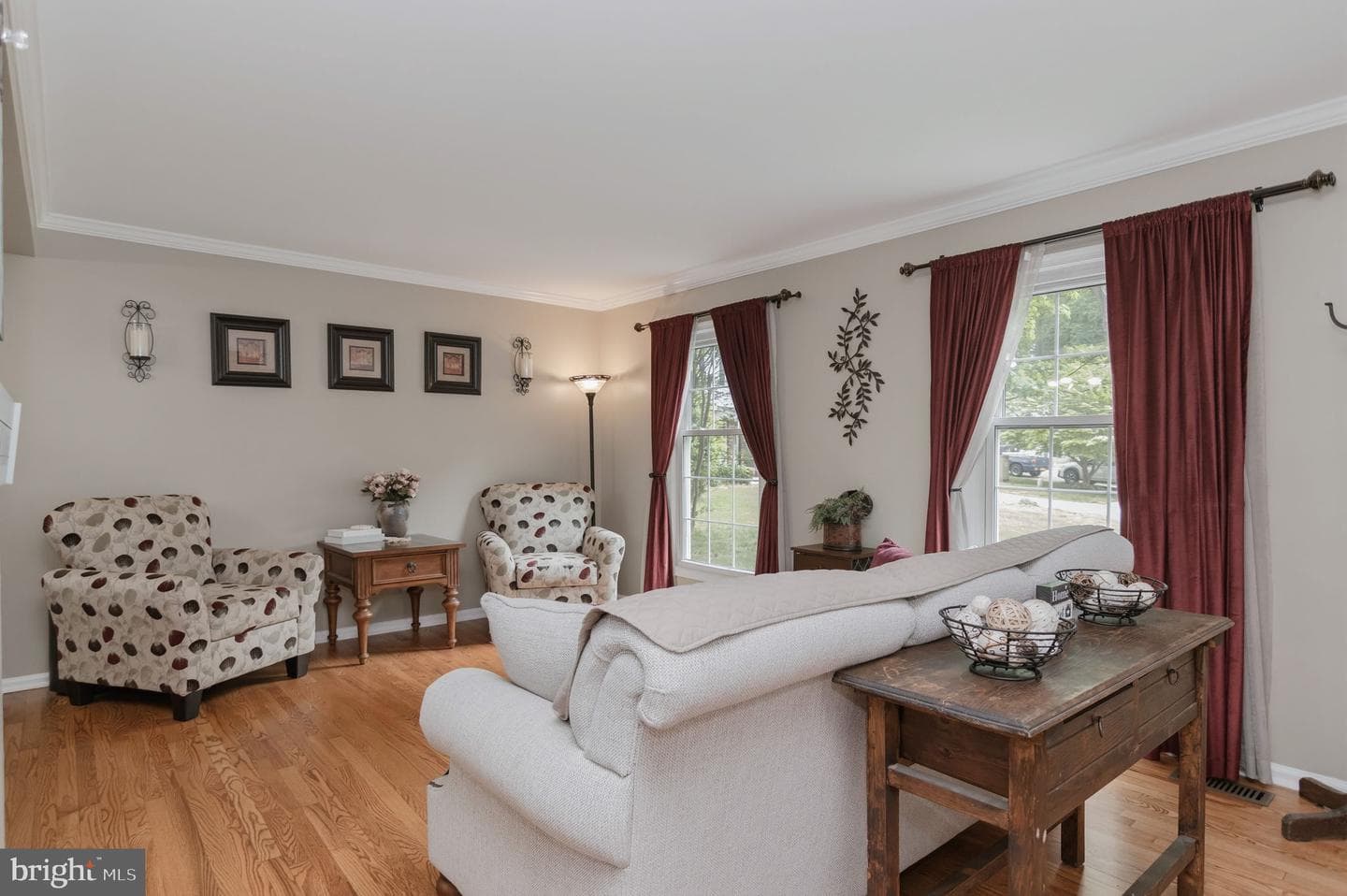 2502 Tabor Court photo 3